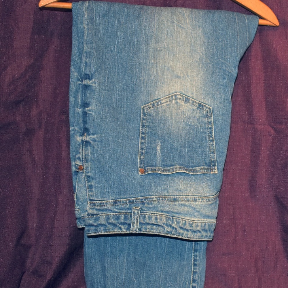 Ellos Distressed Jean- 22W